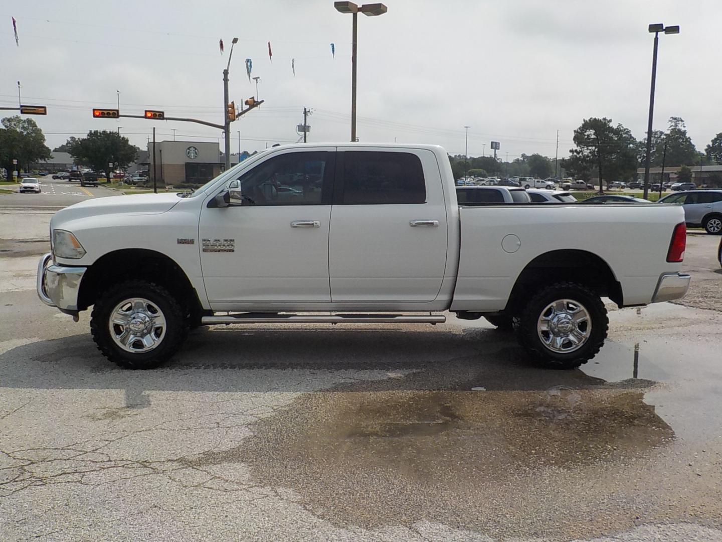 2015 White /Gray Ram 2500 SLT (3C6TR5DT1FG) with an 5.7-Liter 8 Cylinder Engine engine, Automatic transmission, located at 1617 W Church Street, Livingston, TX, 77351, (936) 327-3600, 30.710995, -94.951157 - 3/4 ton 4X4!! These kind are hard to find!! 5.7L HEMI!! - Photo#4